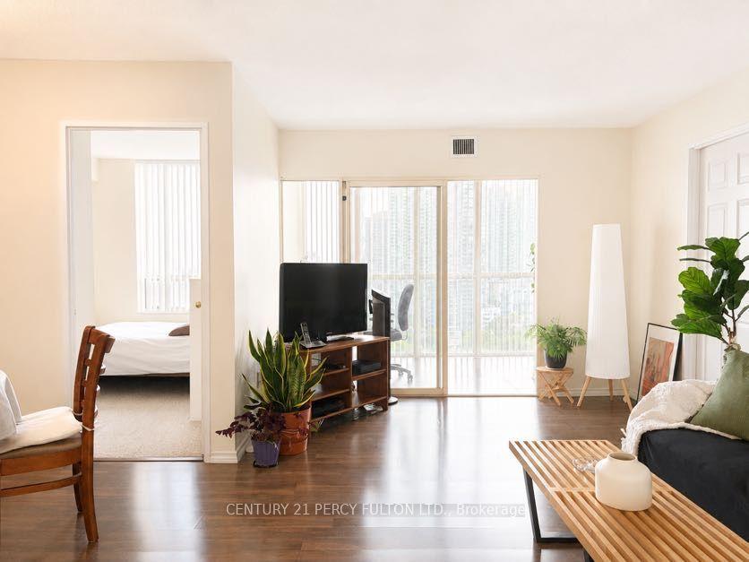 285-enfield-place-mississauga-ontario-w13806406