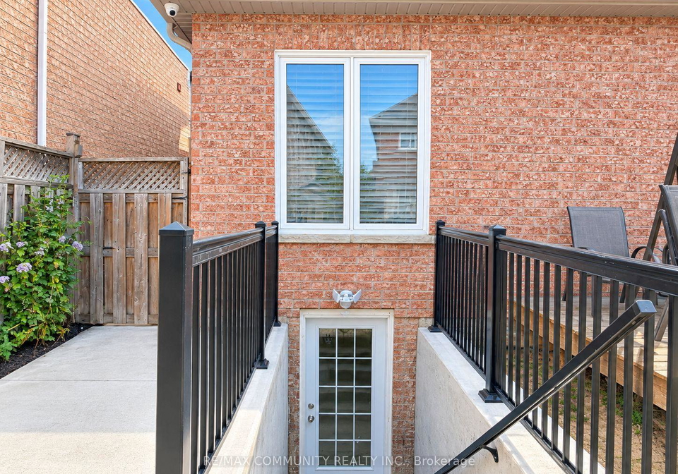 3-streamline-drive-brampton-ontario-w13806534