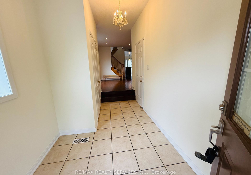1134-houston-drive-milton-ontario-w13806774