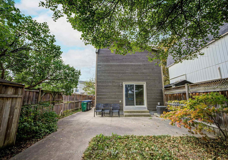 50-hoskins-square-brampton-ontario-w13806832