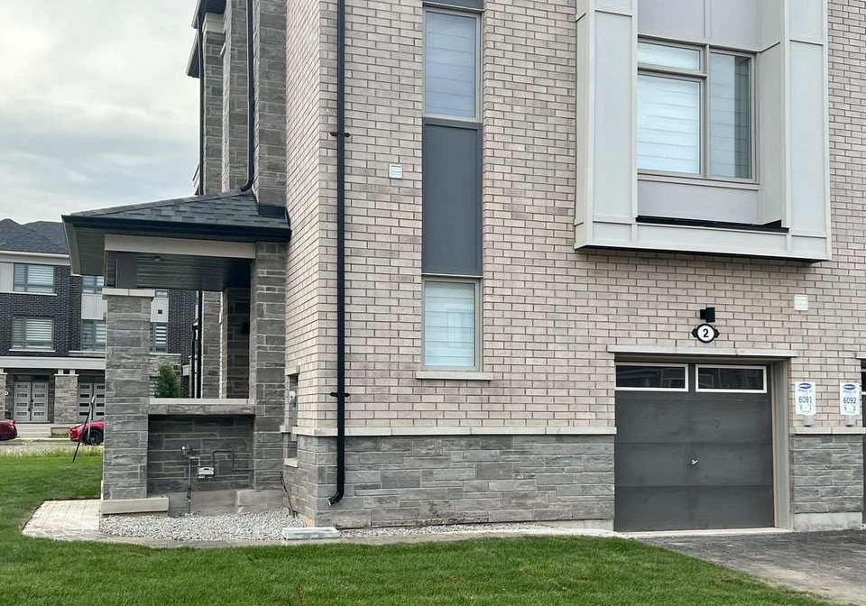2-plume-street-brampton-ontario-w13807286