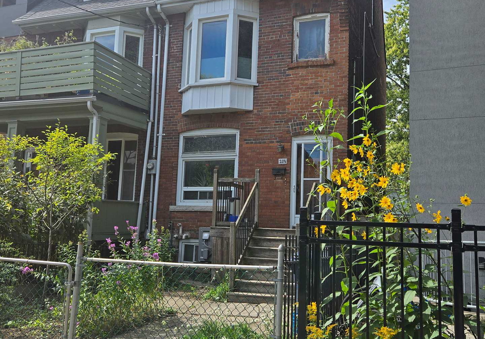 2012-ohara-avenue-ne-toronto-toronto-ontario-w13807318