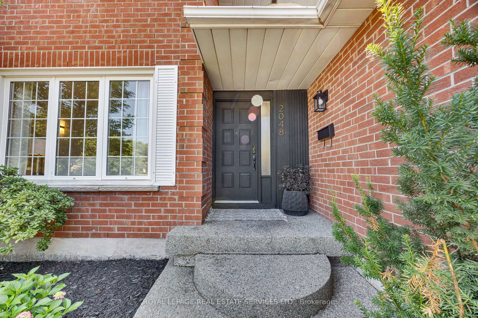 2048-sixth-line-oakville-ontario-w13807320