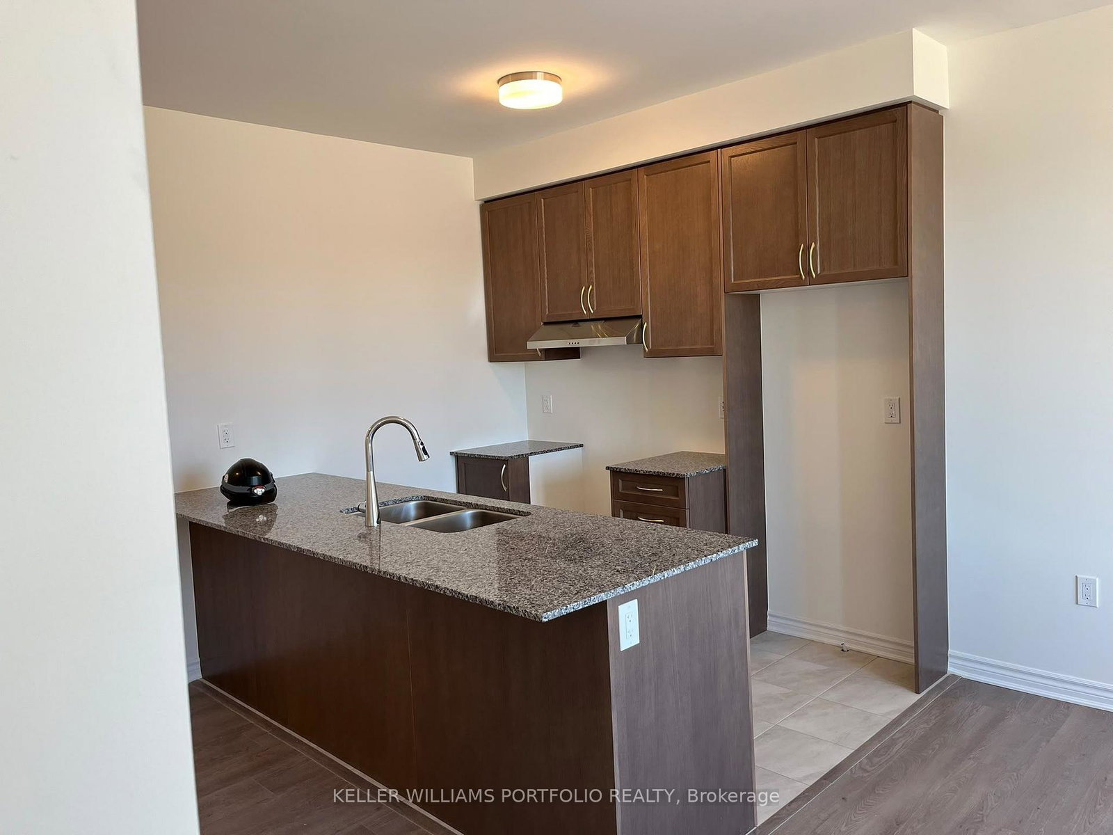 8-thornbird-crescent-brampton-ontario-w13807608