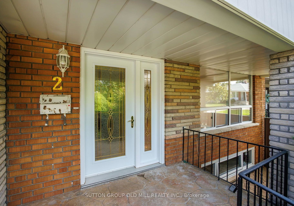 2-leita-court-toronto-etobicoke-ontario-w13808574