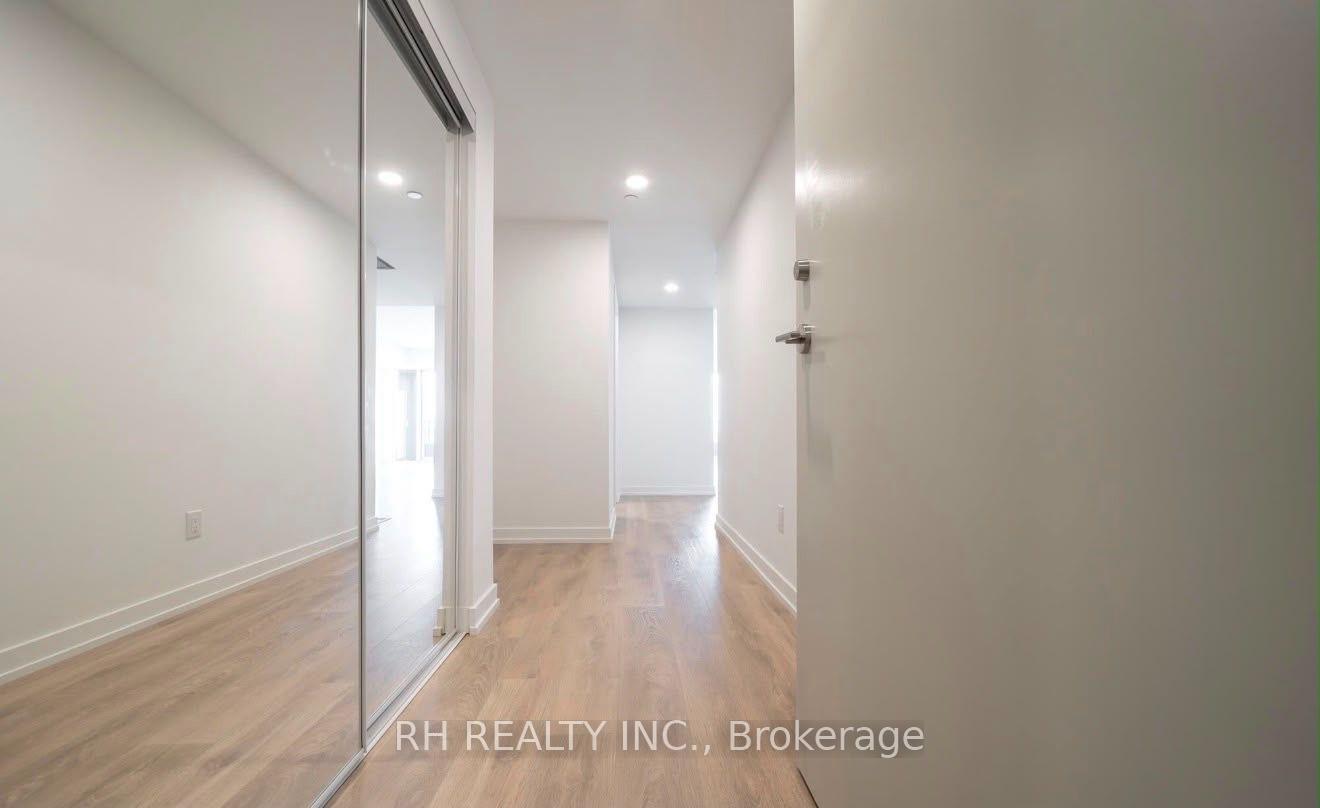 1100-sheppard-avenue-w-toronto-york-ontario-w13808638