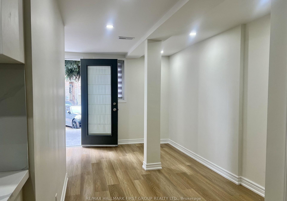 31-shining-star-crescent-toronto-north-york-ontario-w13809160