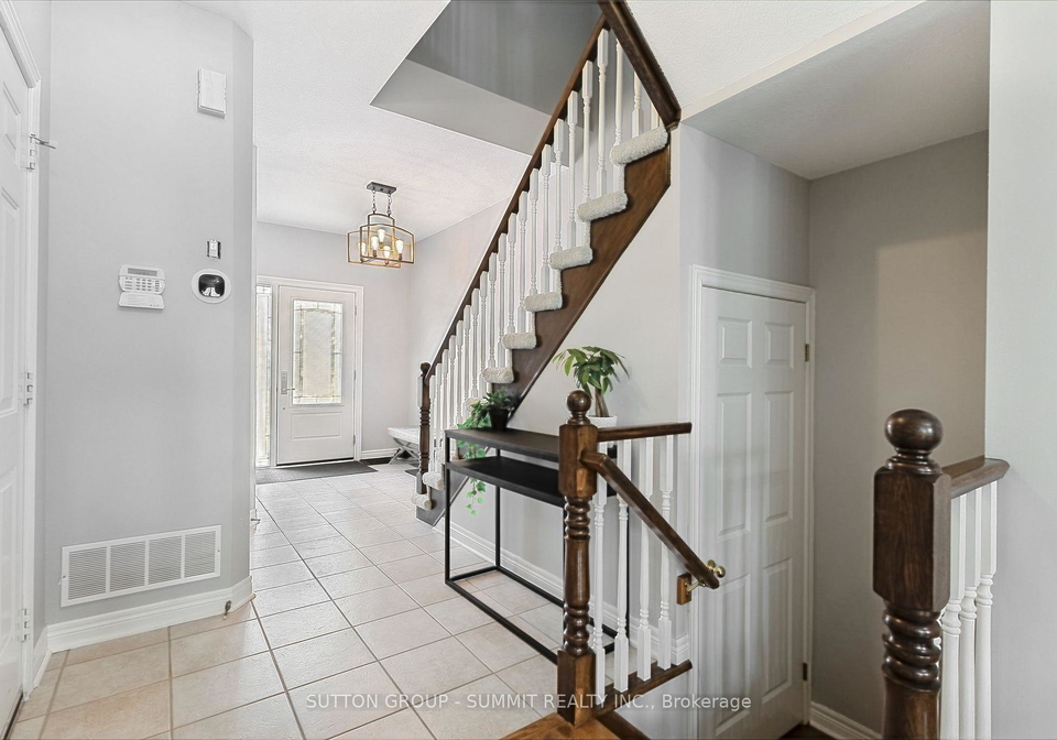 2092-english-crescent-burlington-ontario-w13809200