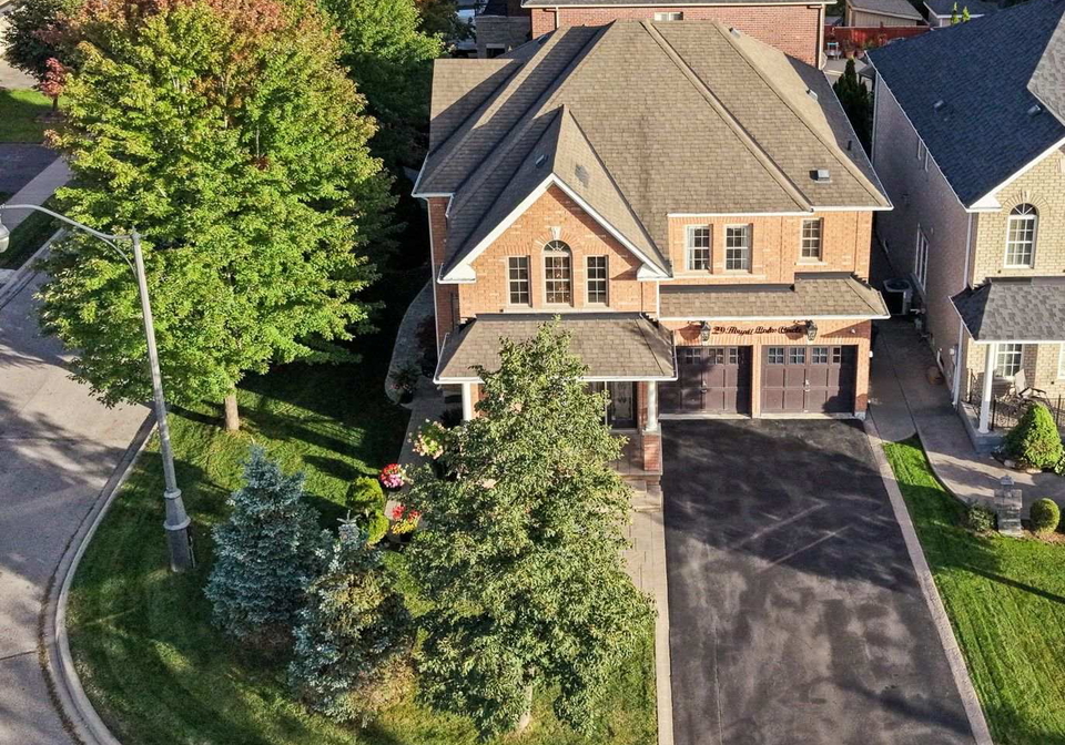 29-royal-links-circle-brampton-ontario-w13809574