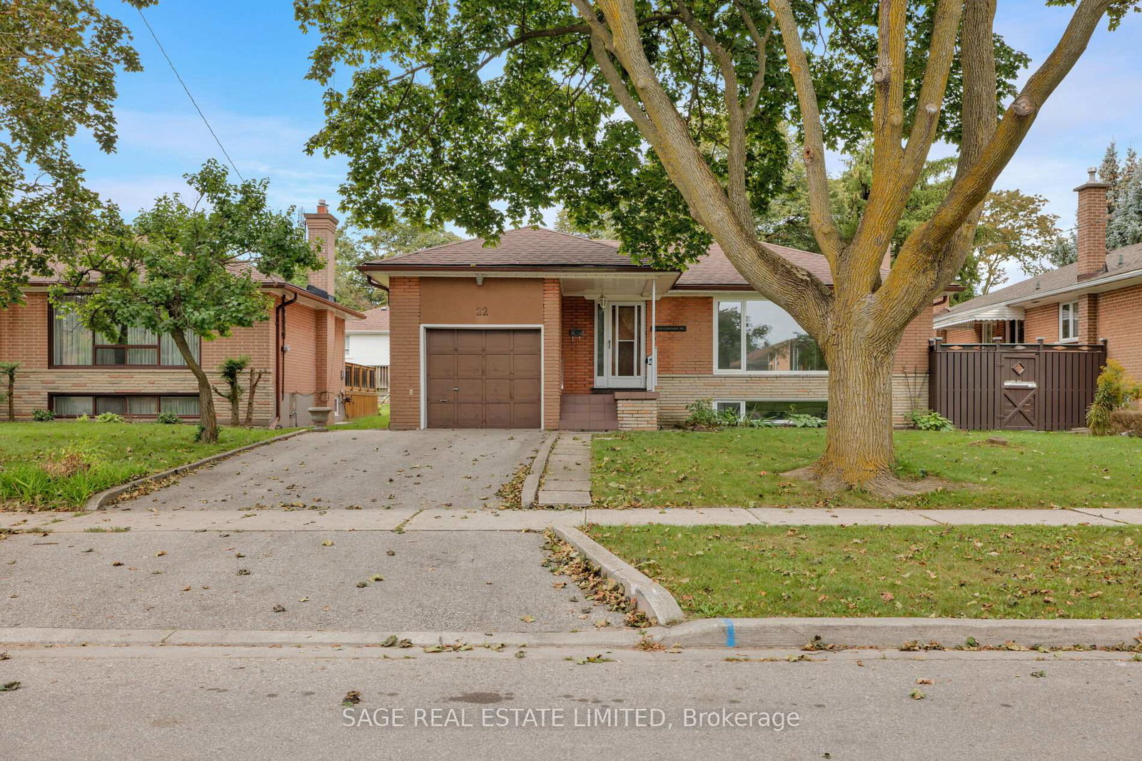 22-ridgemount-road-toronto-etobicoke-ontario-w13809756