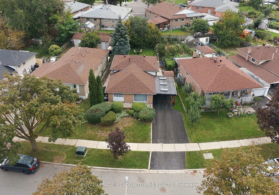 100-lexington-avenue-toronto-etobicoke-ontario-w13809916