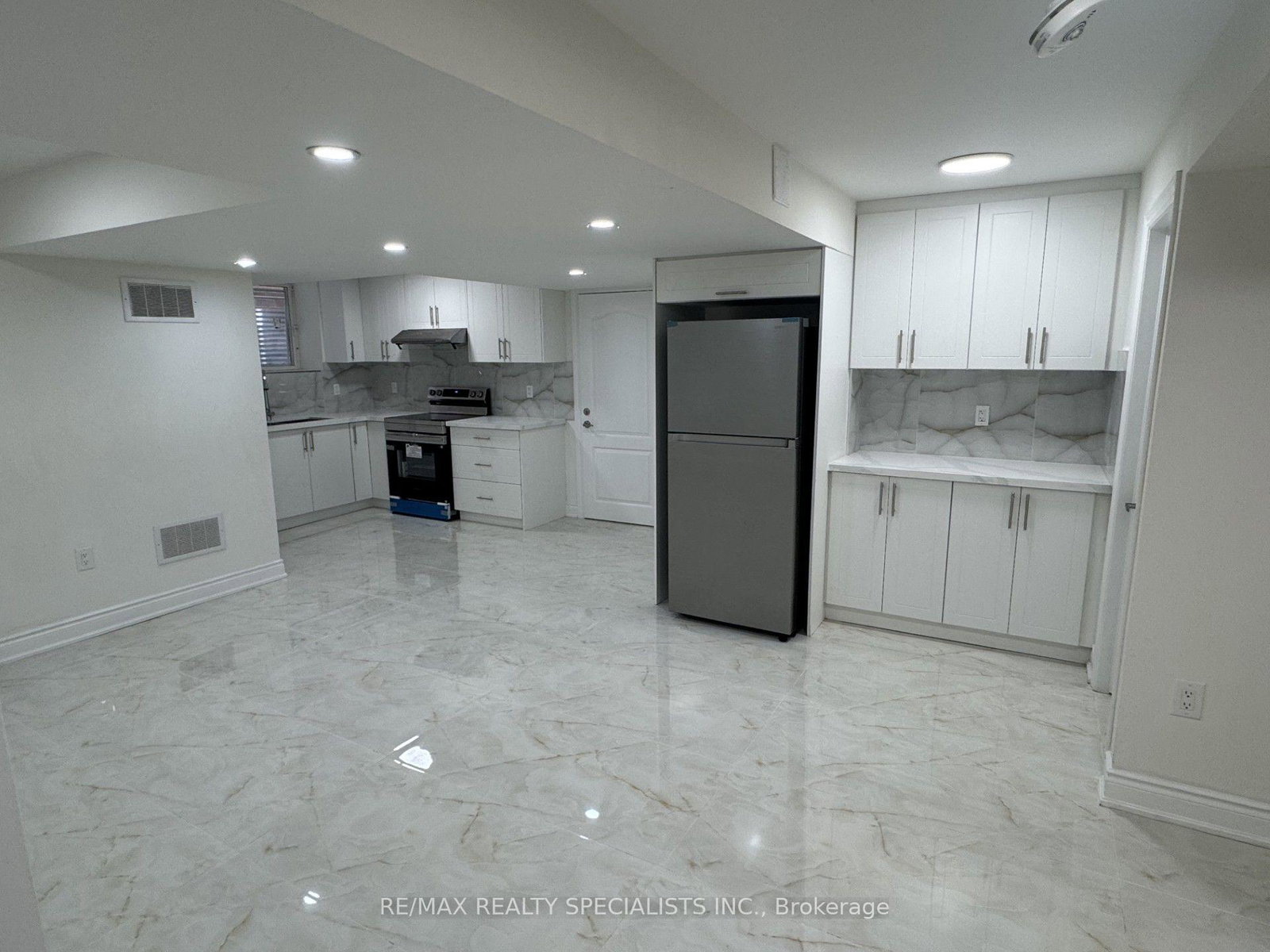7-buttonwood-basement-road-brampton-ontario-w13810556