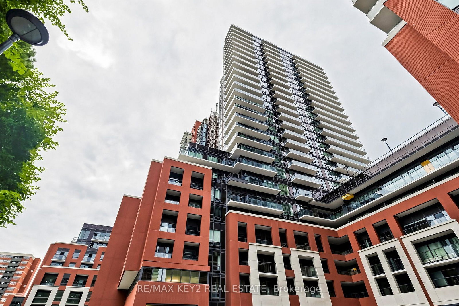 4010-eglinton-avenue-w-toronto-etobicoke-ontario-w13810654