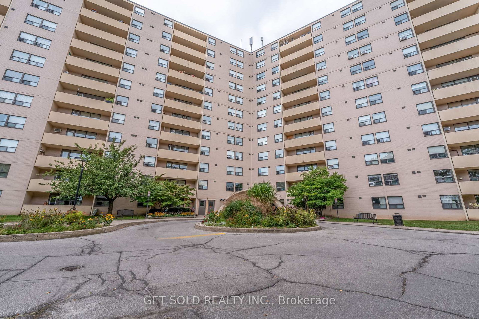 700-dynes-road-burlington-ontario-w13810662