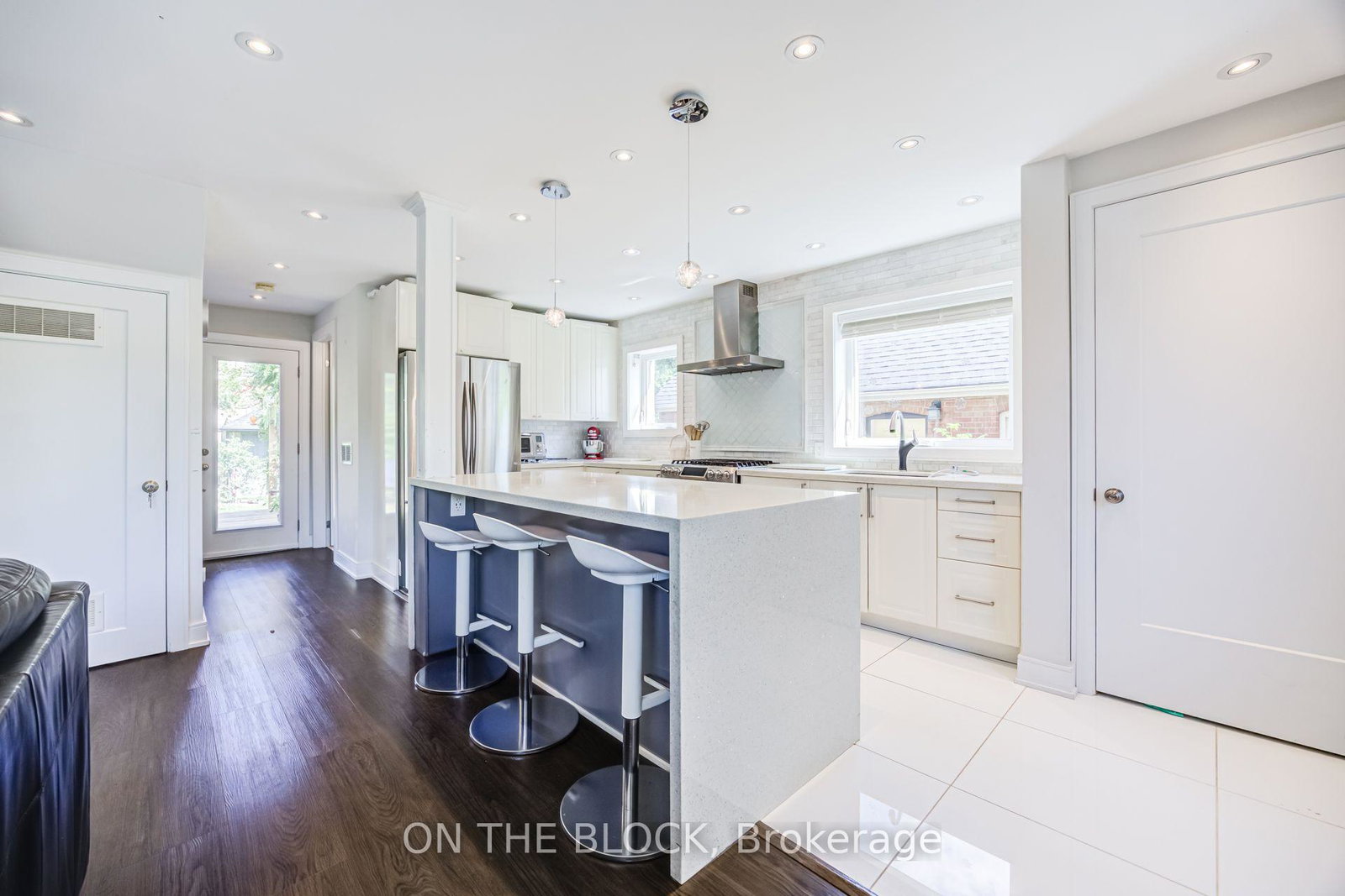 122-allenby-avenue-toronto-etobicoke-ontario-w13810998