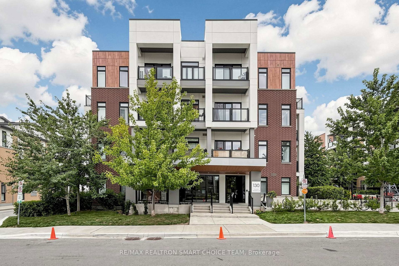 130-canon-jackson-drive-toronto-north-york-ontario-w13811034