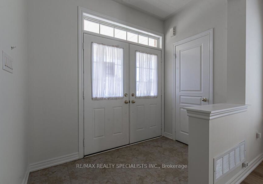 183-huddlestone-crescent-milton-ontario-w13811040