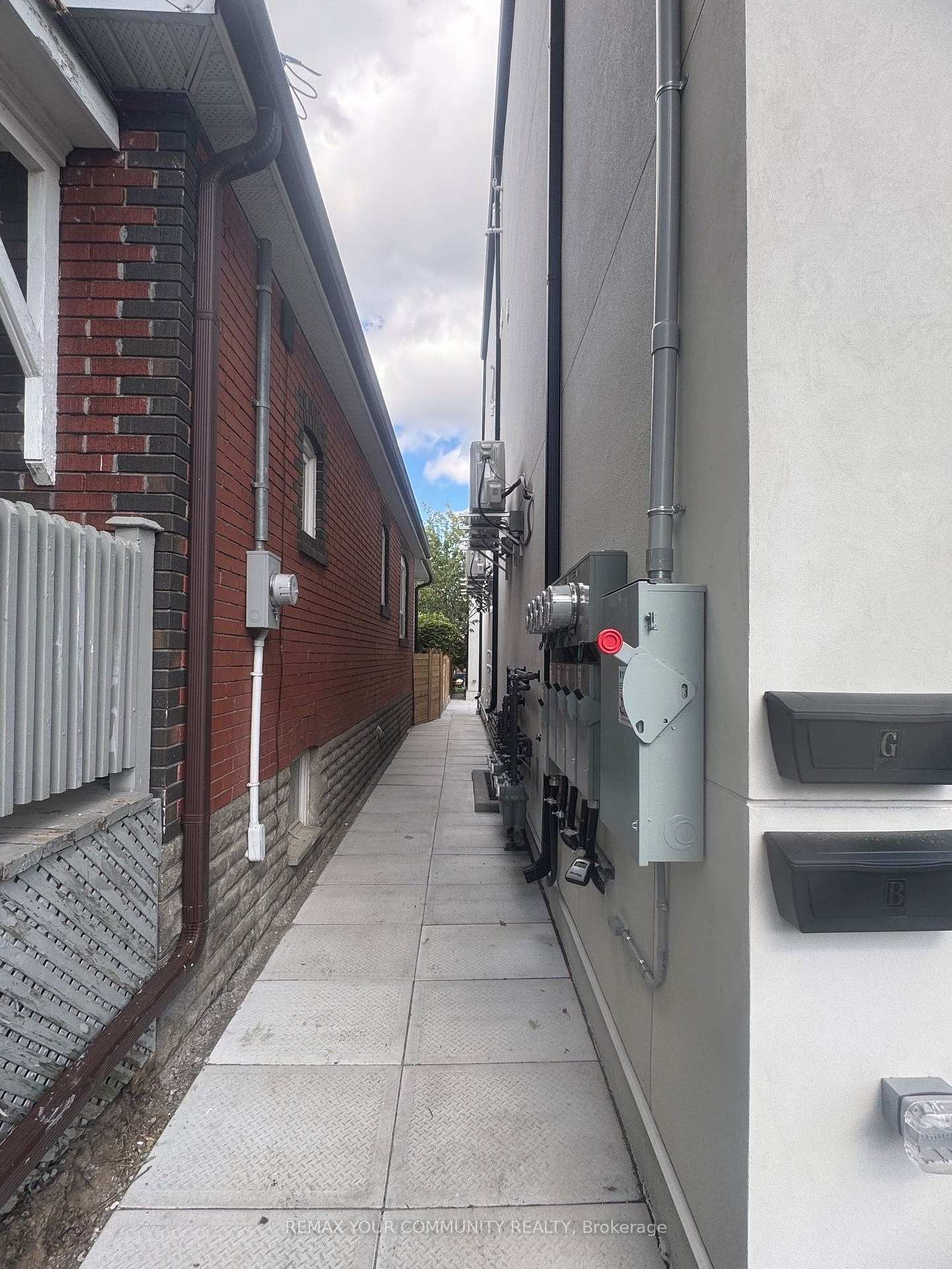 222-belgravia-avenue-toronto-north-york-ontario-w13811476