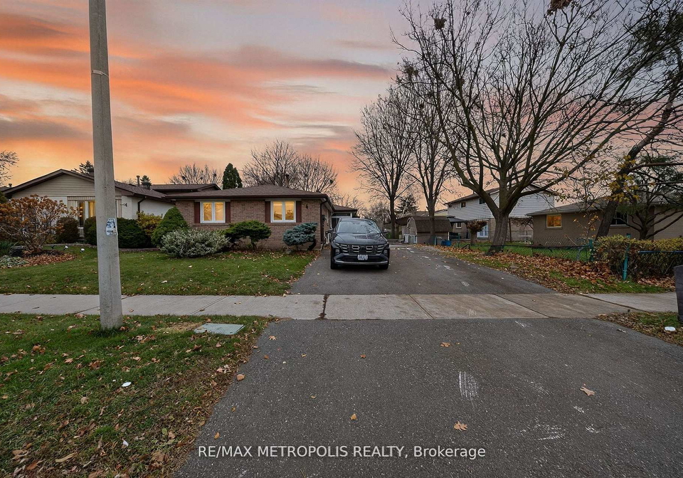 6-madoc-drive-brampton-ontario-w13811618