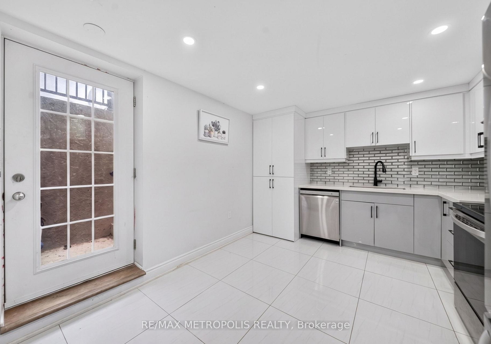 6-madoc-drive-brampton-ontario-w13811618