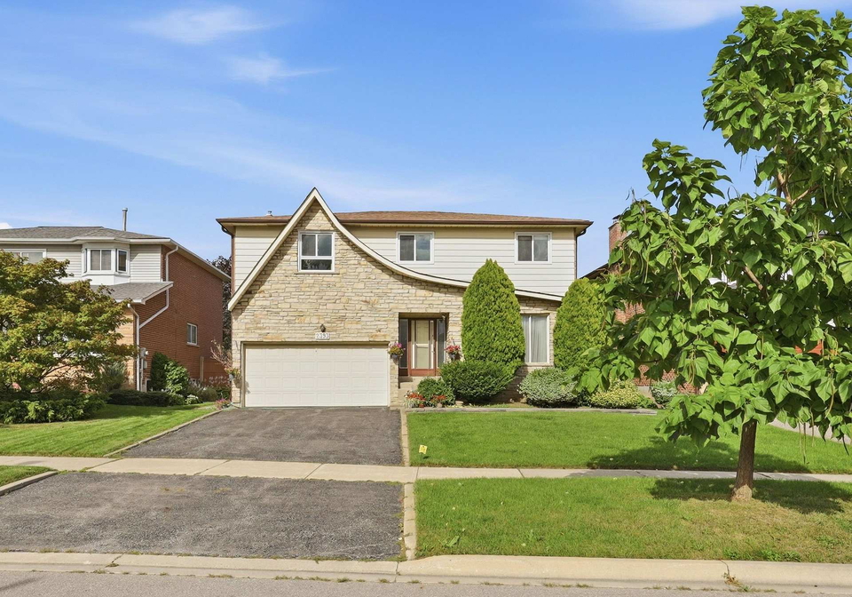 2393-carlanne-place-mississauga-ontario-w13811866