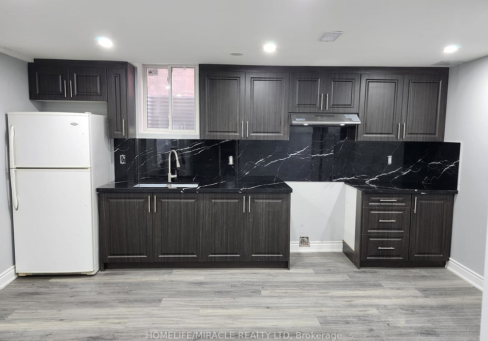 11-streamline-drive-brampton-ontario-w13812102