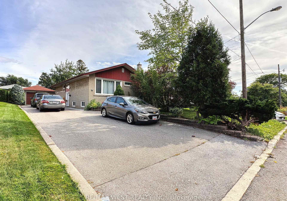 31-valencia-crescent-toronto-north-york-ontario-w13812188