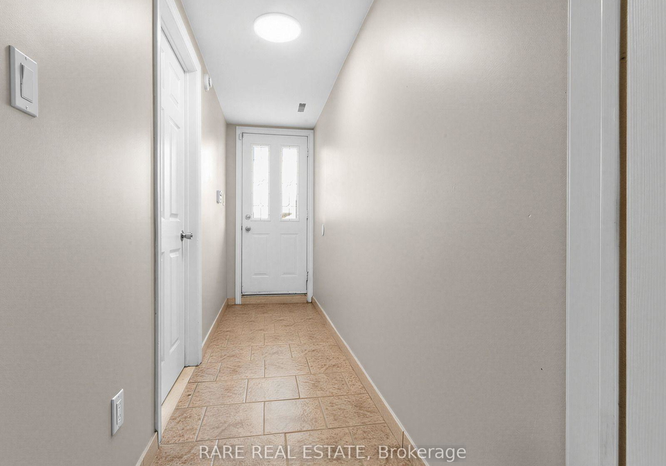 4-hisey-basement-crescent-toronto-york-ontario-w13812224