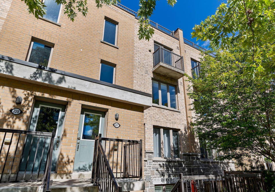 7-foundry-avenue-toronto-toronto-ontario-w13812534