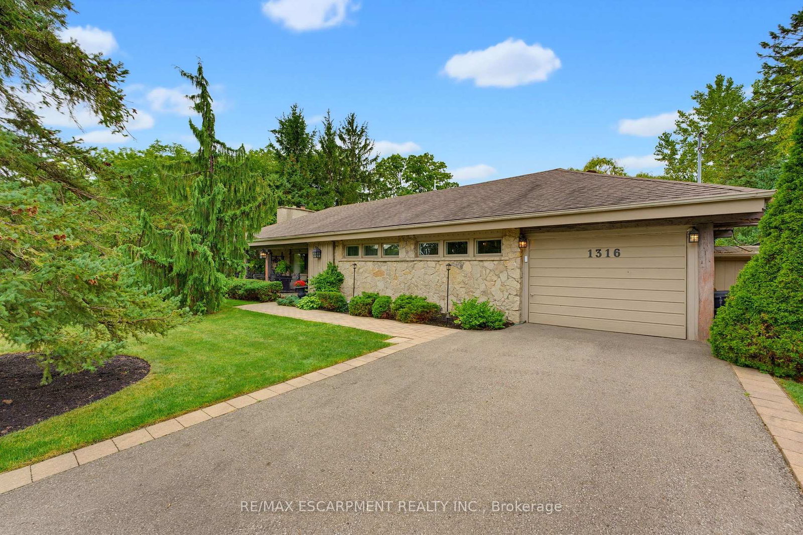 1316-nevarc-drive-burlington-ontario-w13812812
