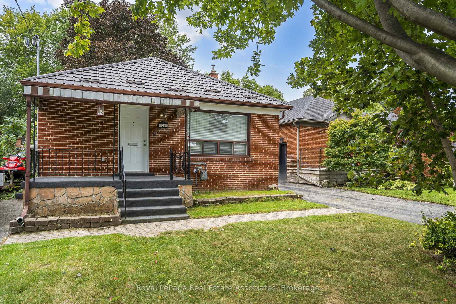 22-maple-avenue-n-mississauga-ontario-w13813084
