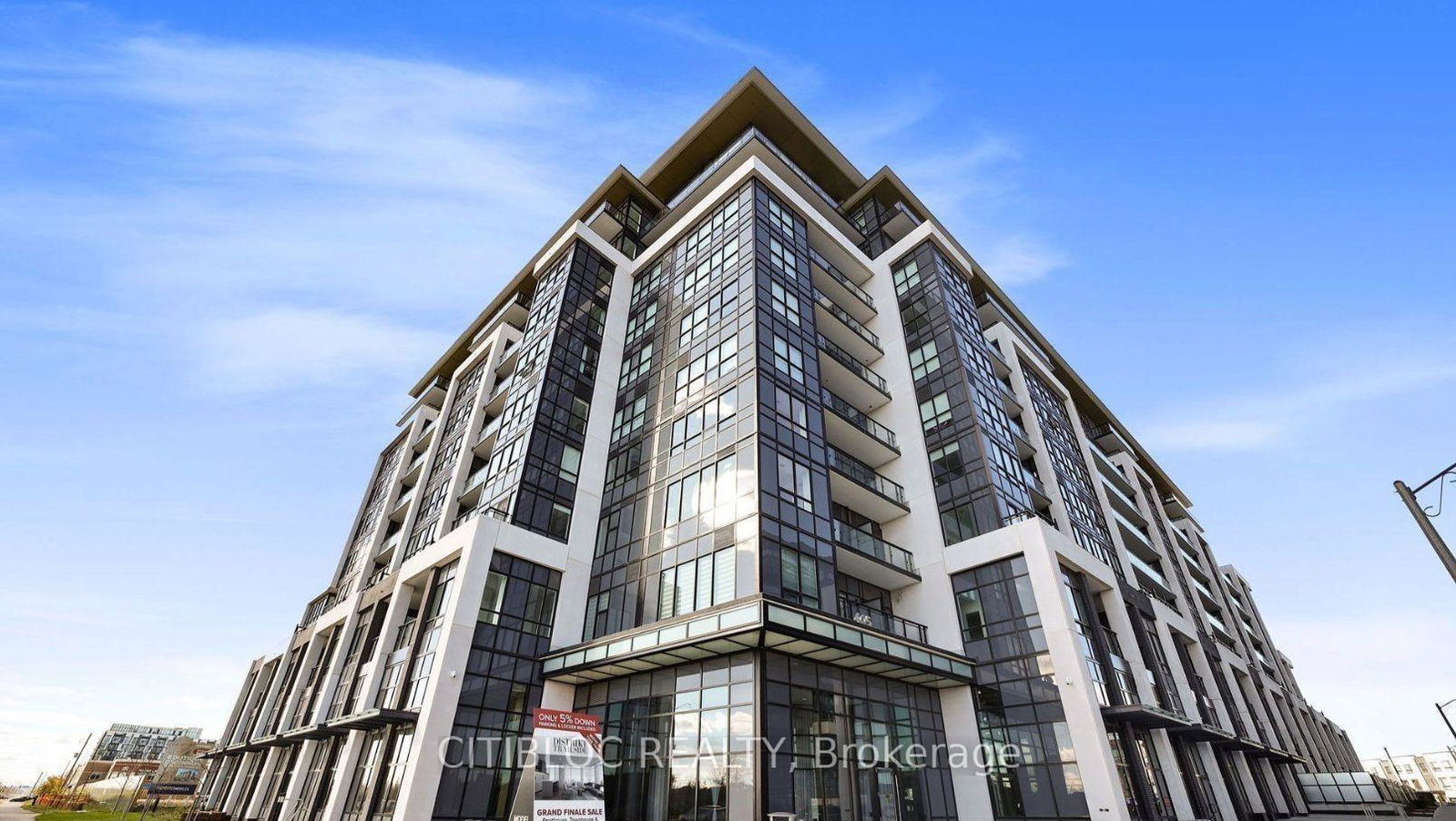 405-dundas-street-w-oakville-ontario-w13813090