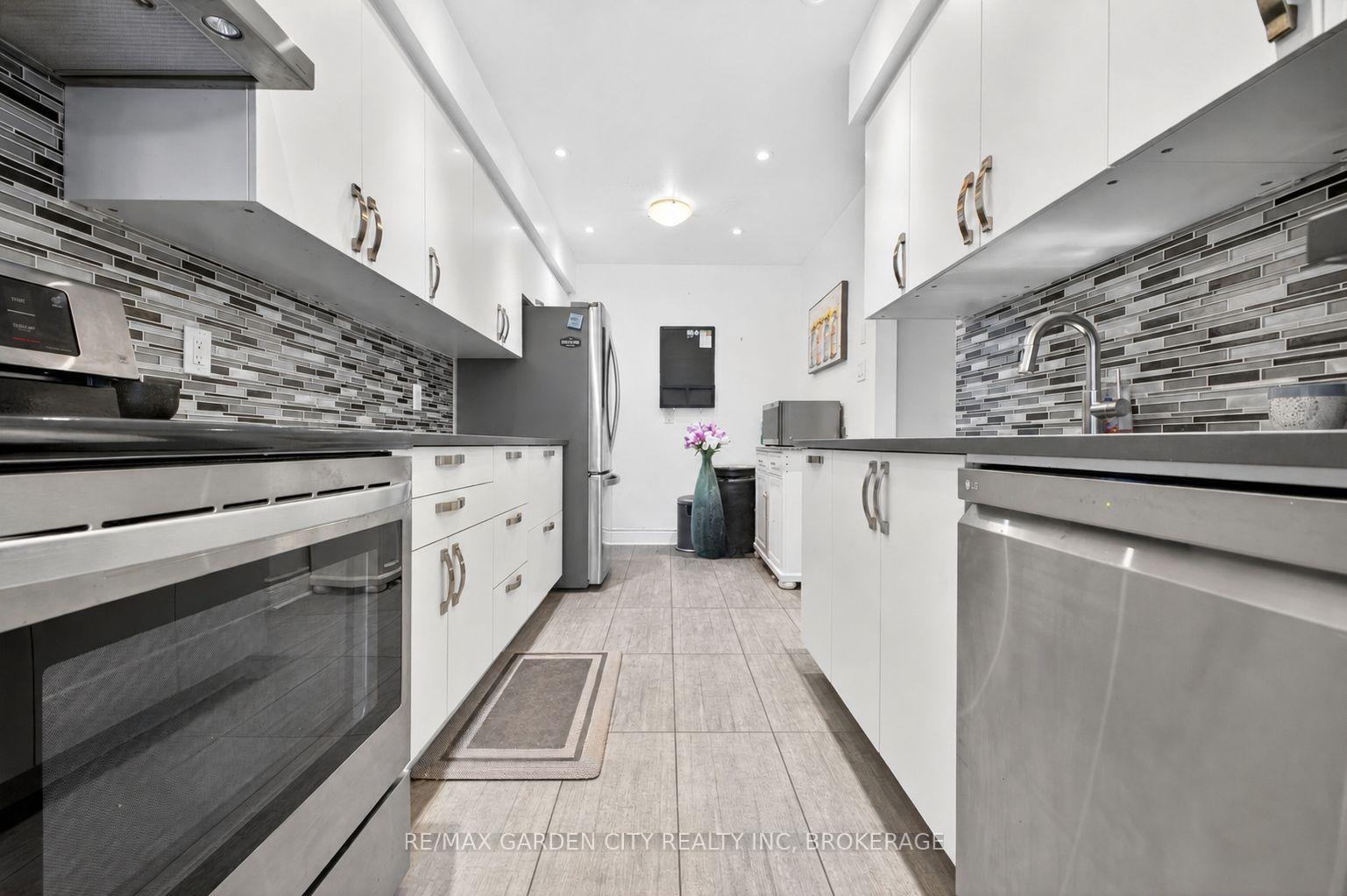300palmer-drive-burlington-ontario-w13813526
