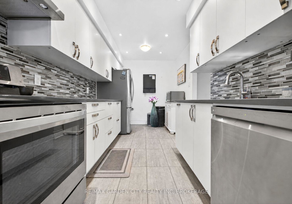 300palmer-drive-burlington-ontario-w13813526