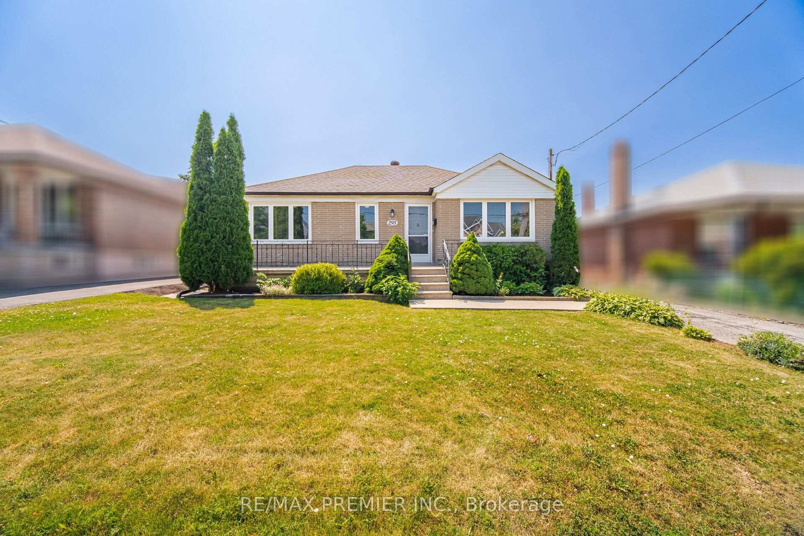 295-falstaff-avenue-toronto-north-york-ontario-w13813734