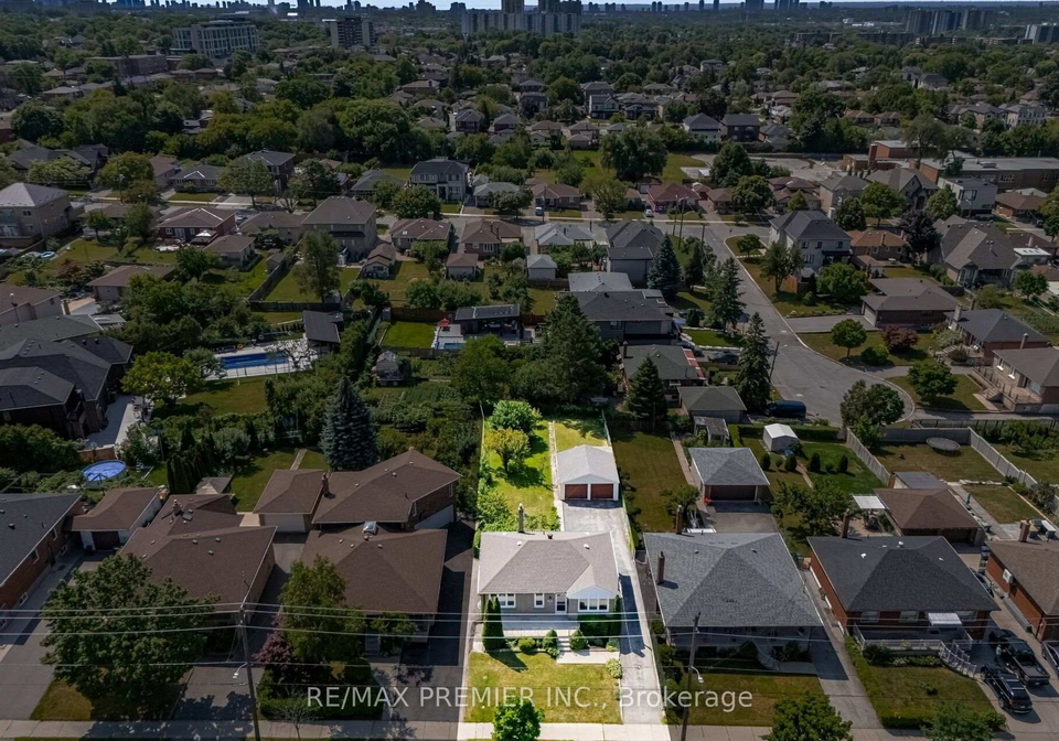 295-falstaff-avenue-toronto-north-york-ontario-w13813734