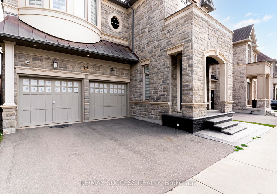62-threshing-mill-boulevard-oakville-ontario-w13813770