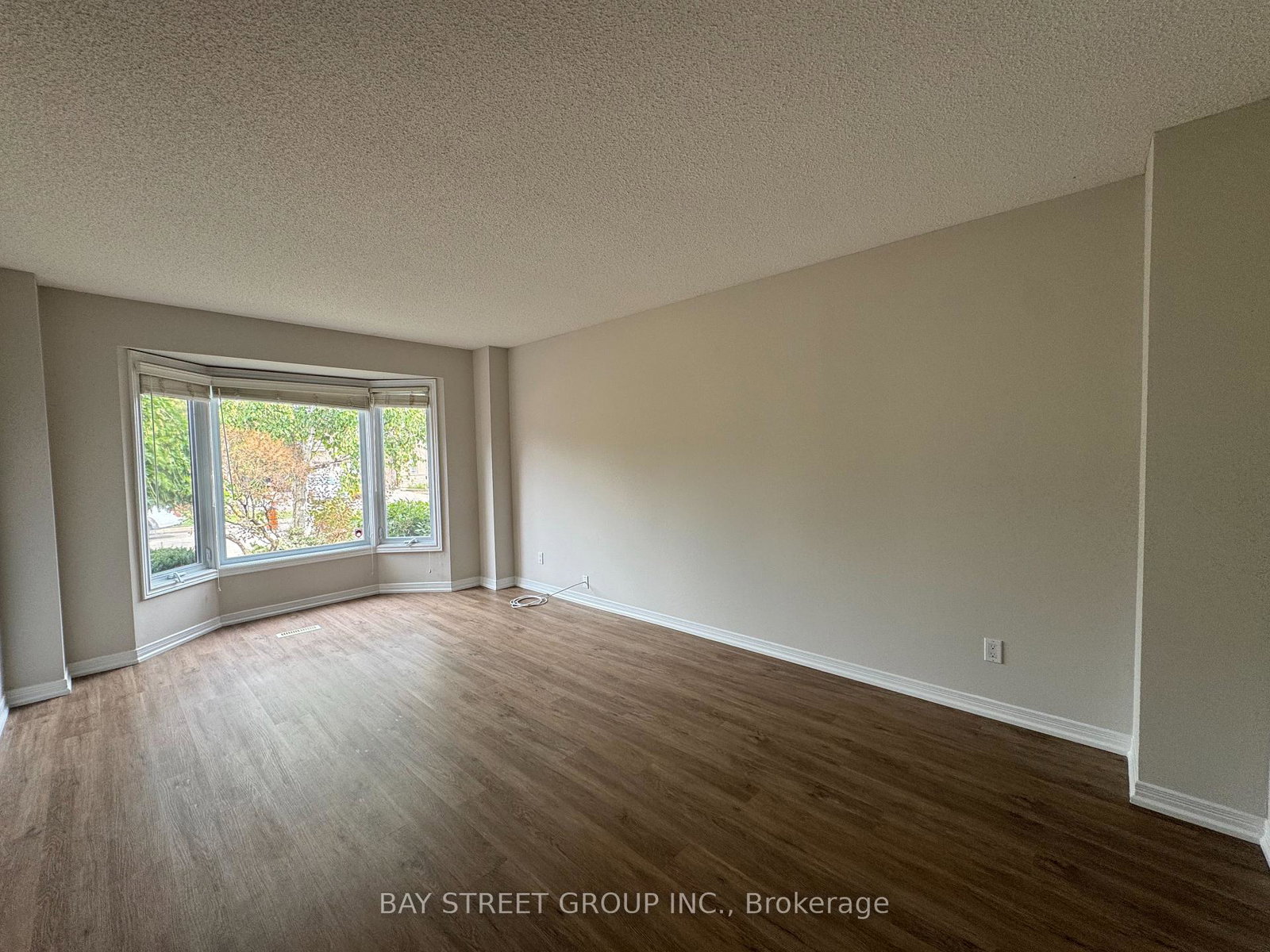 2034-oxford-avenue-oakville-ontario-w13814074
