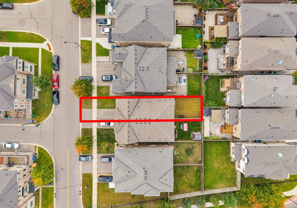 7-gruenwald-gate-brampton-ontario-w13815100