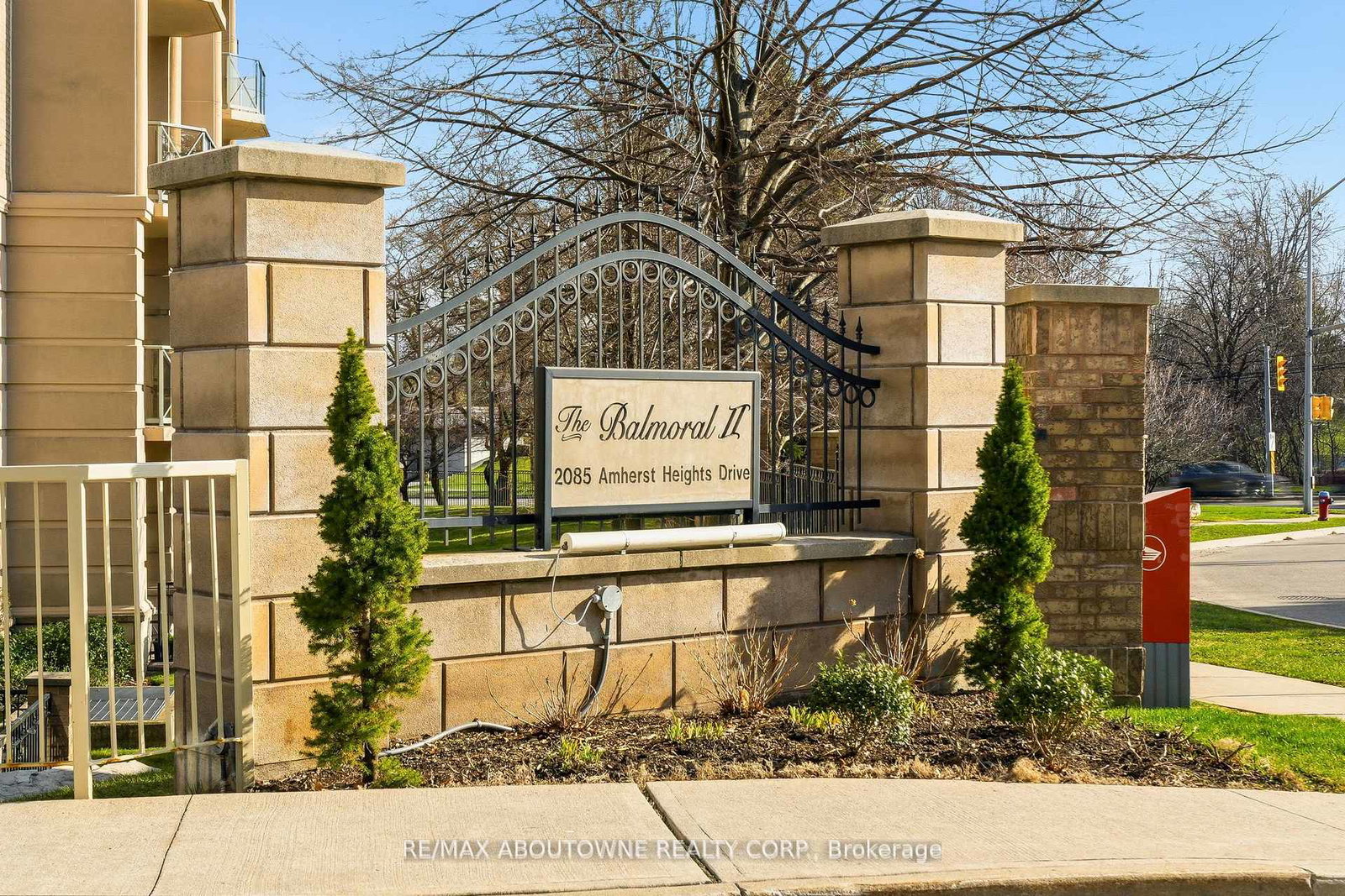 2085-amherst-heights-burlington-ontario-w13815312