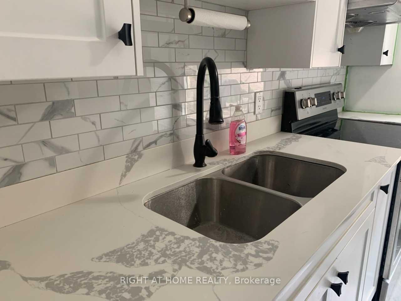 16-rexdale-boulevard-toronto-etobicoke-ontario-w13815338
