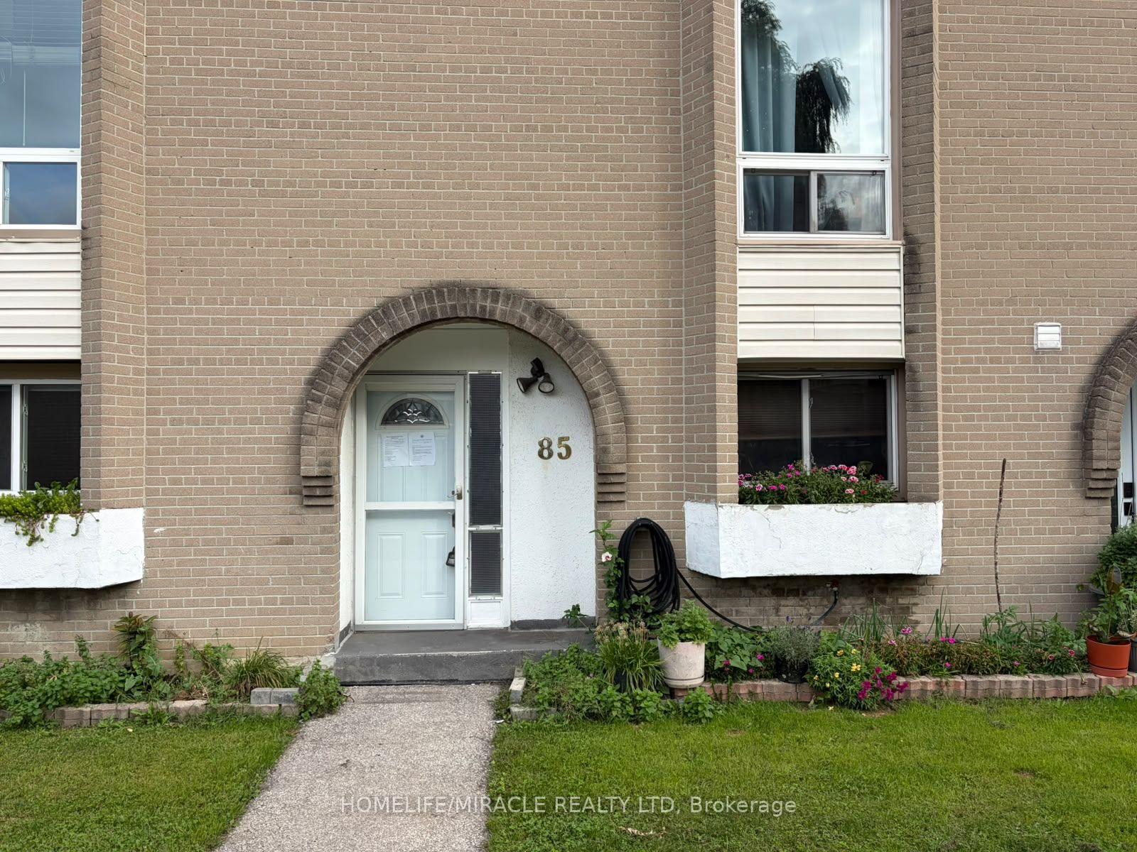 19-london-green-court-toronto-york-ontario-w13815372