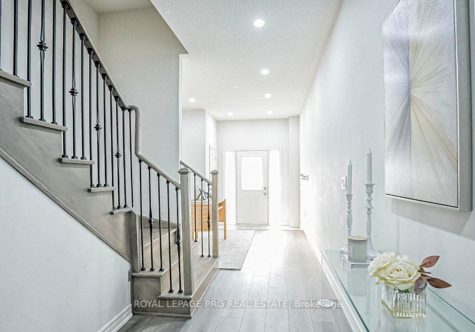 490-silver-maple-road-oakville-ontario-w13815376