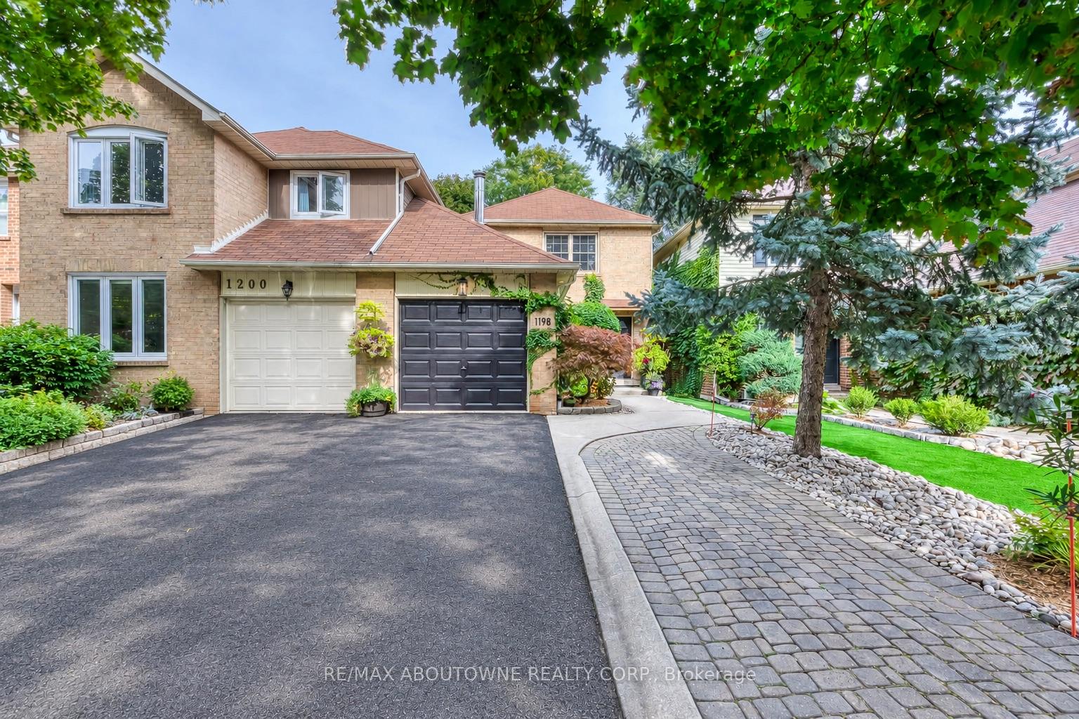 1198-potters-wheel-crescent-oakville-ontario-w13815424
