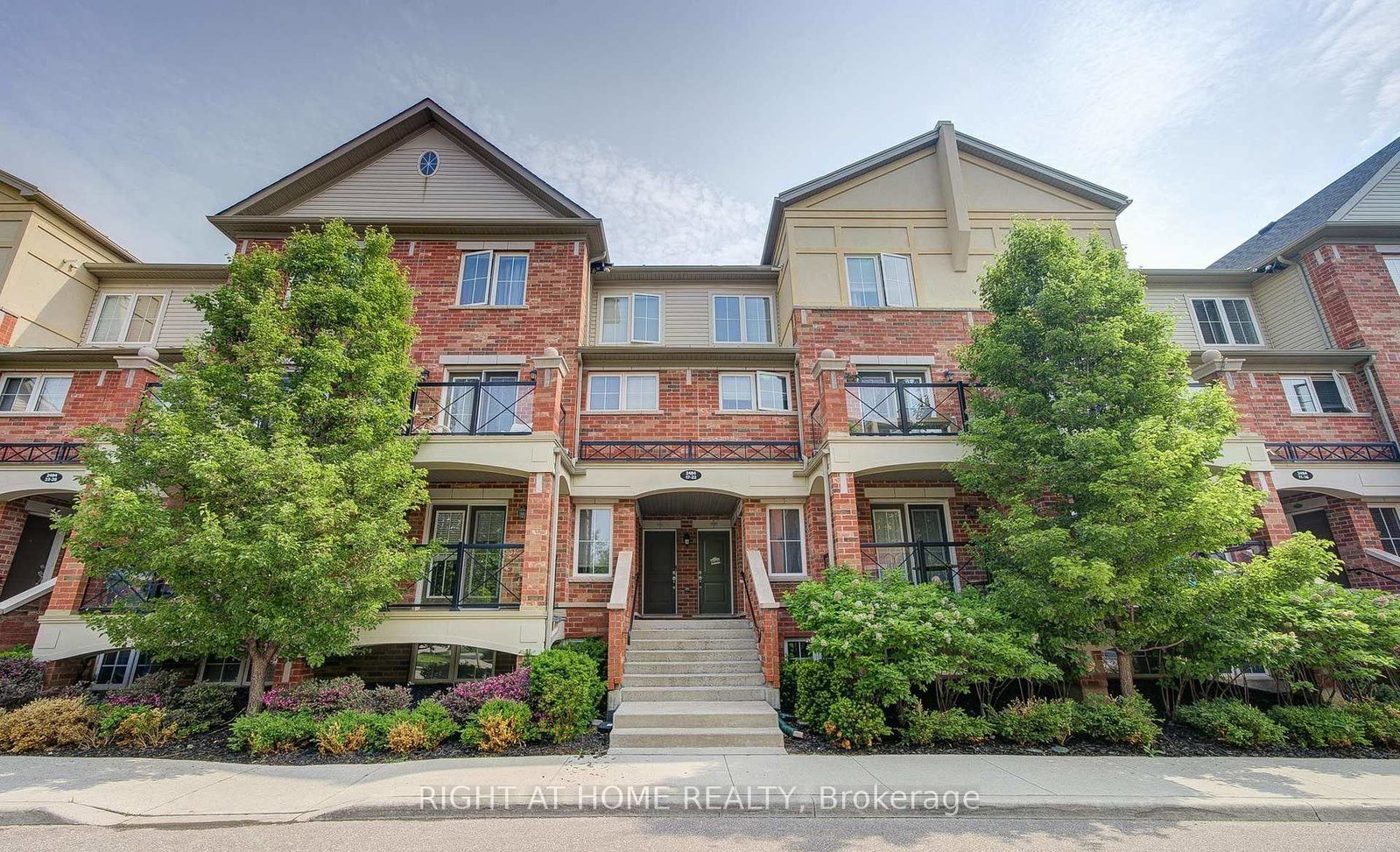 2484-post-road-oakville-ontario-w13815450