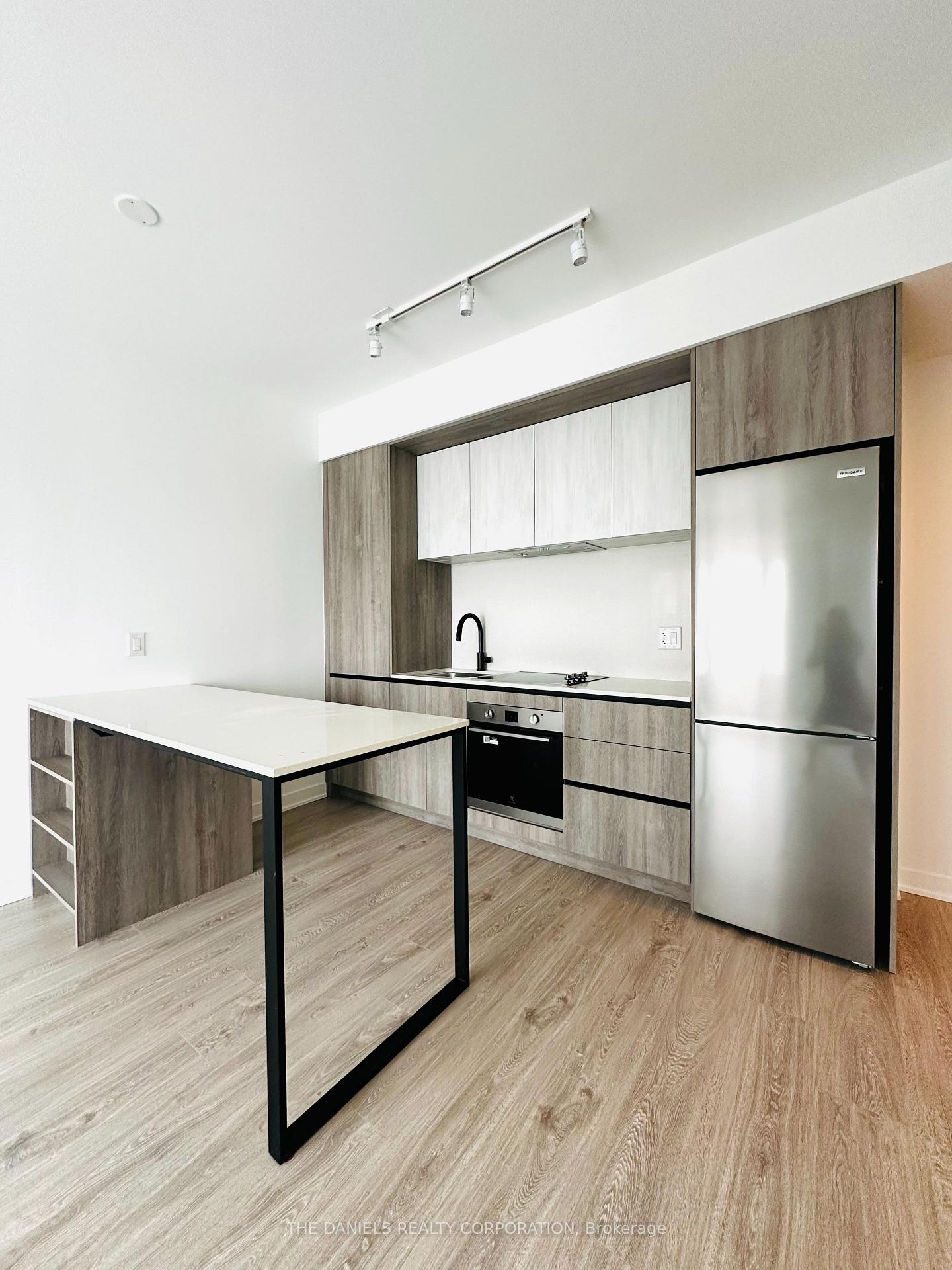 2495-eglinton-avenue-w-mississauga-ontario-w13815798