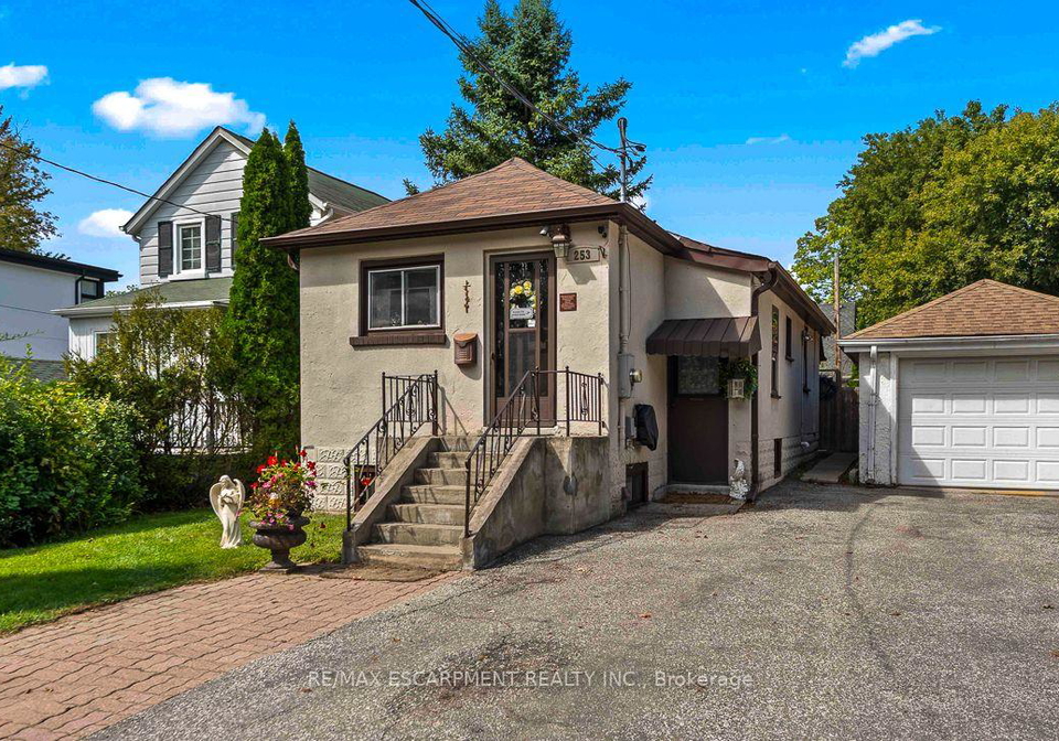 253-eaglewood-boulevard-mississauga-ontario-w13815970