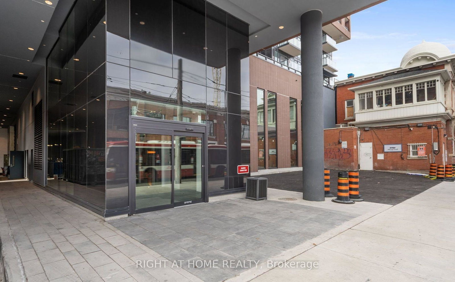 270-dufferin-street-toronto-toronto-ontario-w13816106