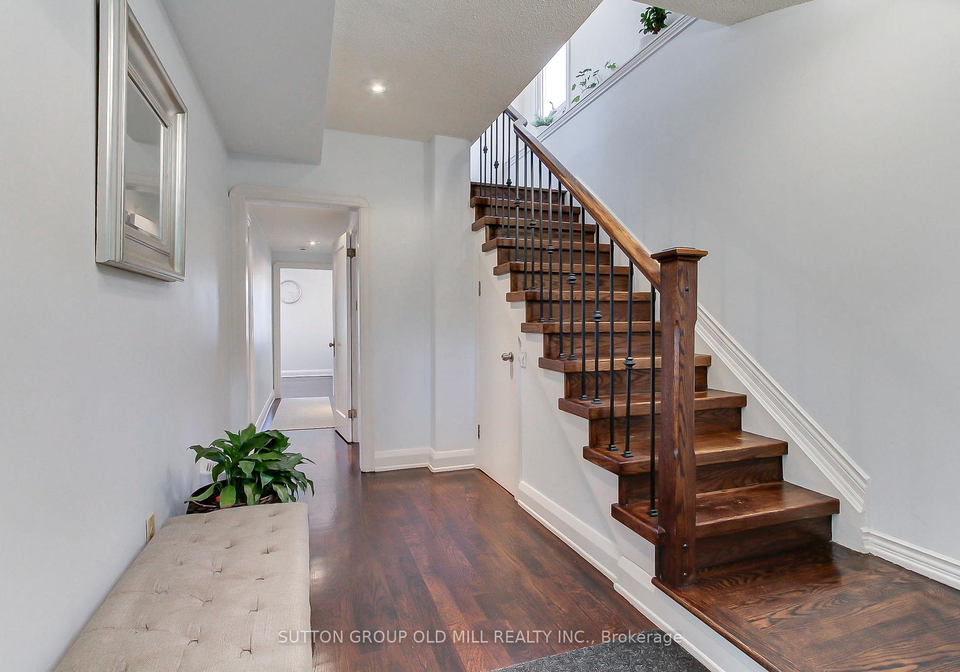8-lockheed-boulevard-toronto-etobicoke-ontario-w13816724