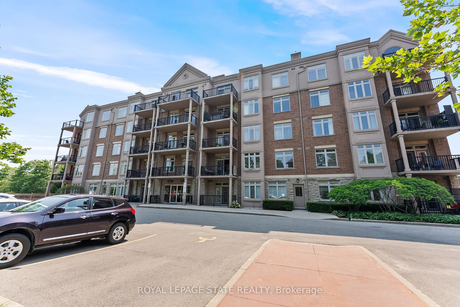 396-plains-road-e-burlington-ontario-w13816818